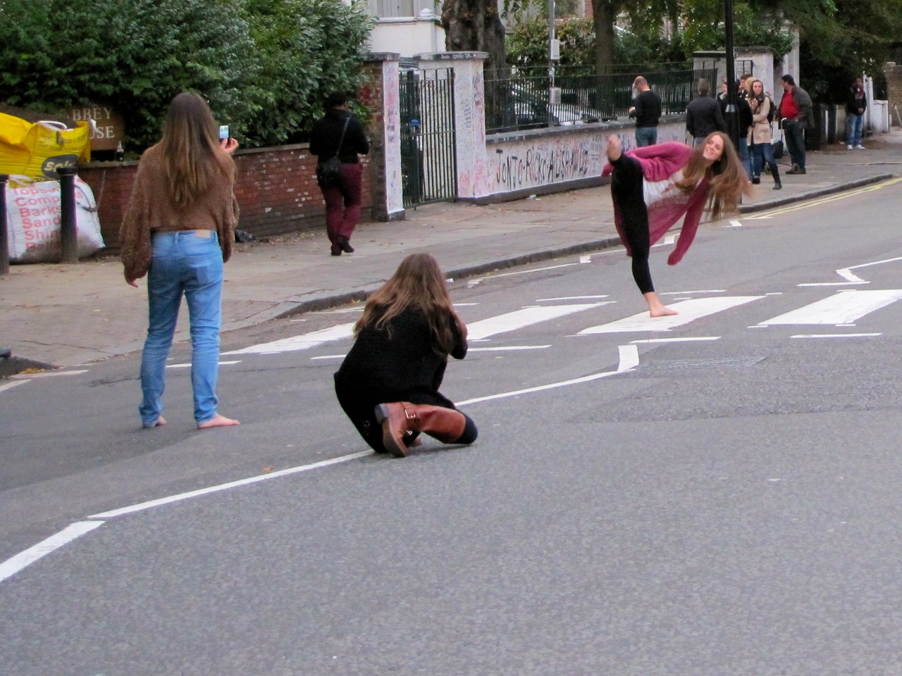 The Urban Explorer: Danger, Danger: Crossing Abbey Road